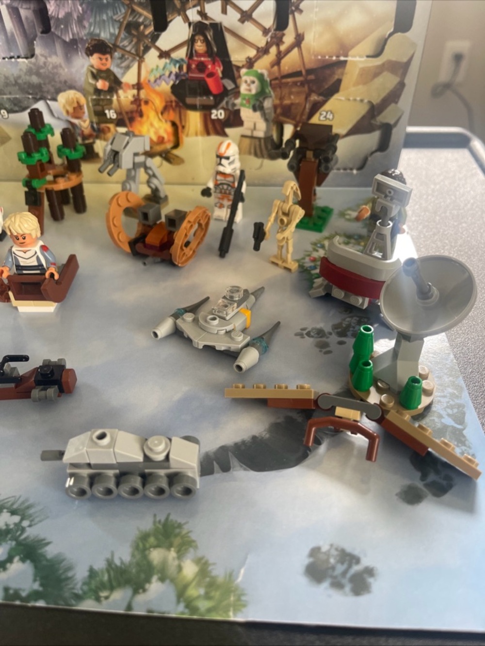 LEGO Star Wars: Advent Calendar 2023 (75366) Pre Owned Appears Complete W/Box - Picture 12 of 14